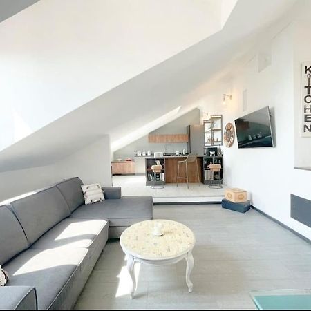 Appartement Mansarda Vista Mare A Zinola à Savone Extérieur photo
