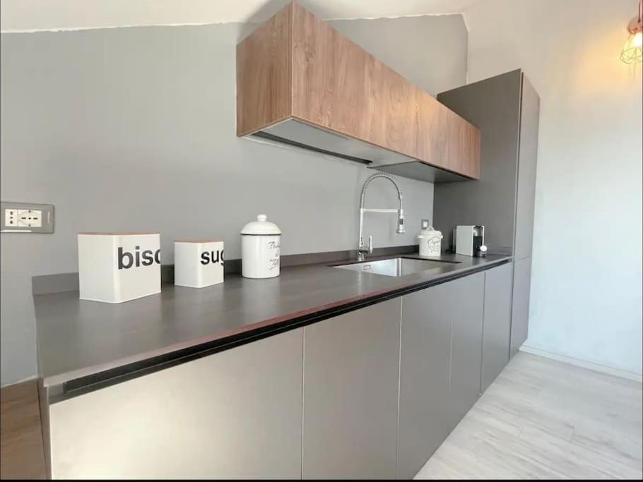 Appartement Mansarda Vista Mare A Zinola à Savone Extérieur photo